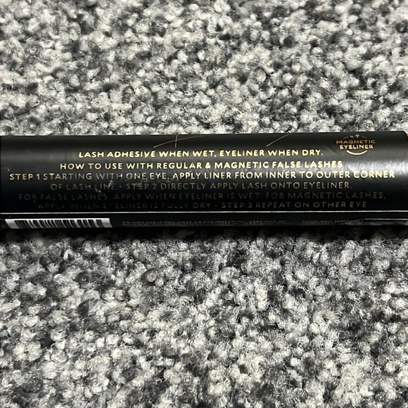 💋3/$15💋Velour Lash & Go - Black Eyeliner & Lash Adhesive Hybrid NIB - Picture 3 of 6